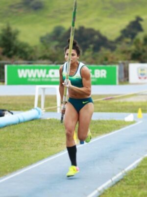 Isabel de Quadros hot athlete girl
