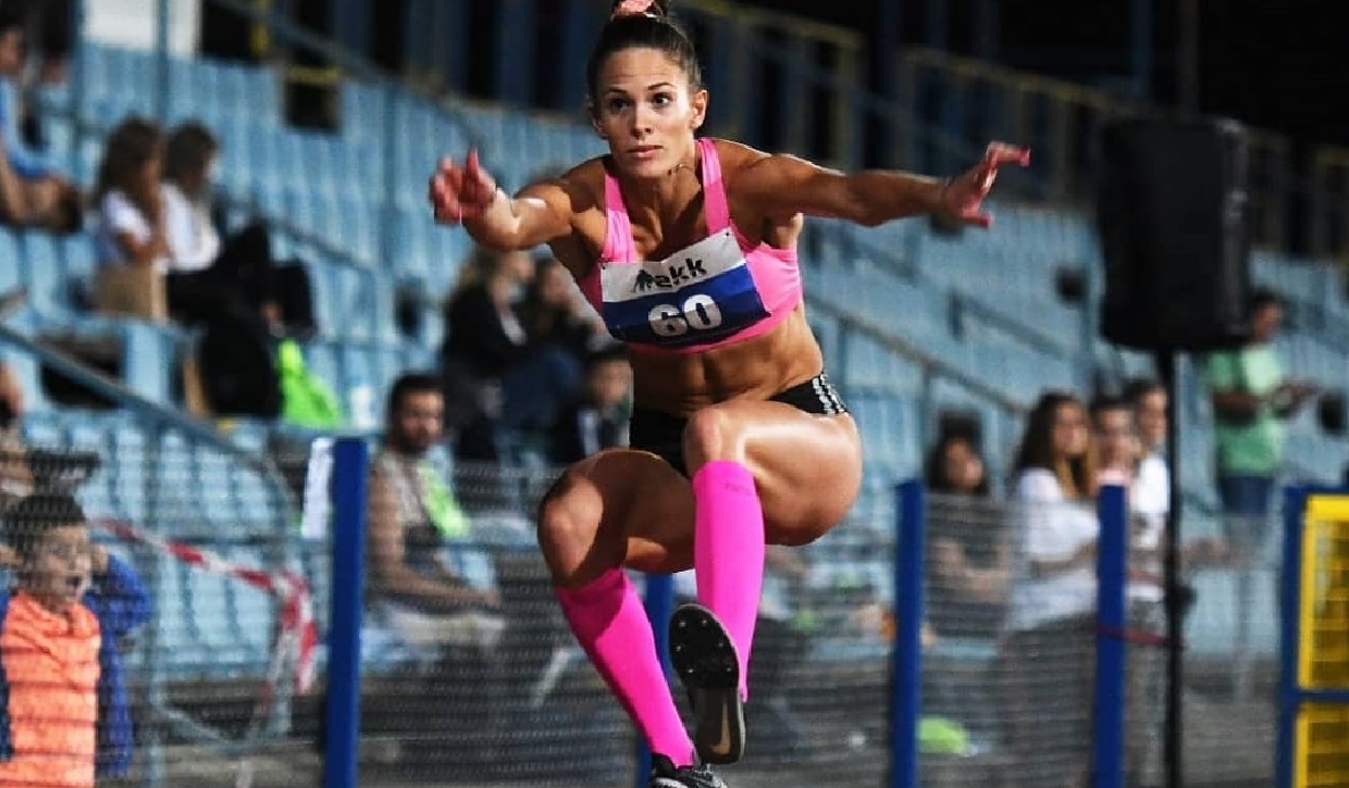 Paola Borovic long jump